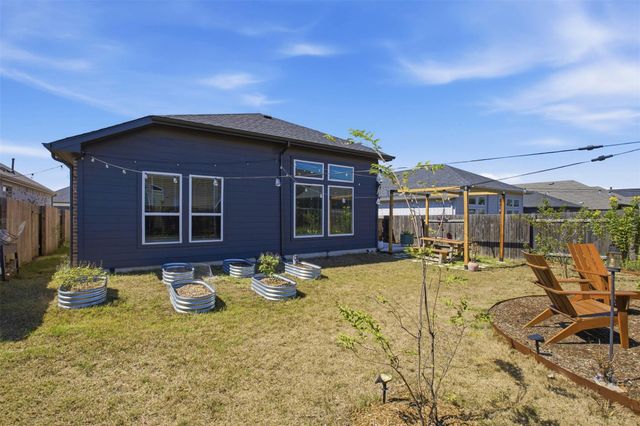 333 Diamondleaf DR, Buda, TX 78610