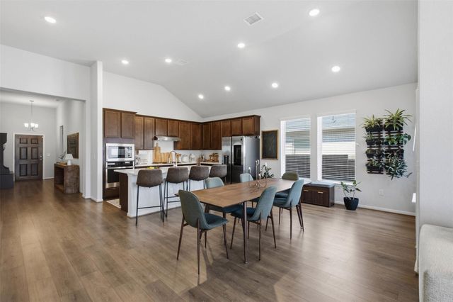 333 Diamondleaf DR, Buda, TX 78610