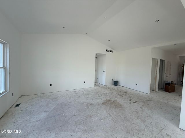 1347 Limerick Lane, Waterville, OH 43566