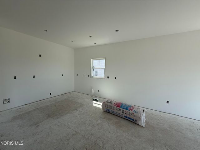 1347 Limerick Lane, Waterville, OH 43566