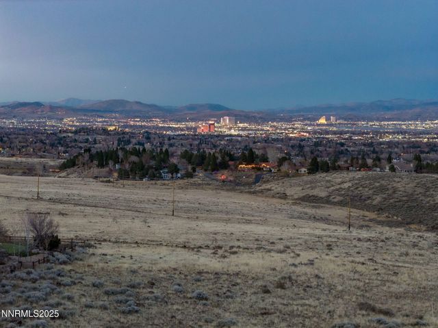 390 Questa Court, Reno, NV 89511