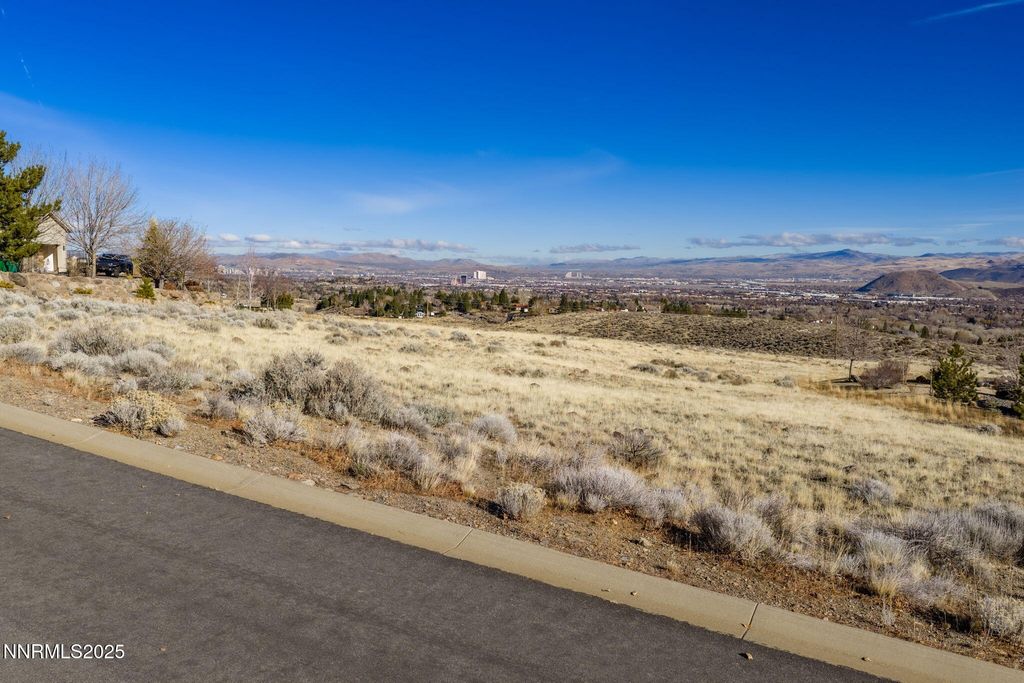 390 Questa Court, Reno, NV 89511