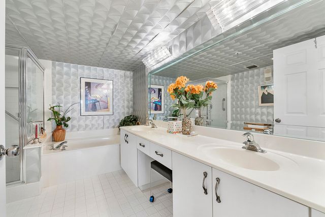 5746 Crystal Shores Drive 402, Boynton Beach, FL 33437