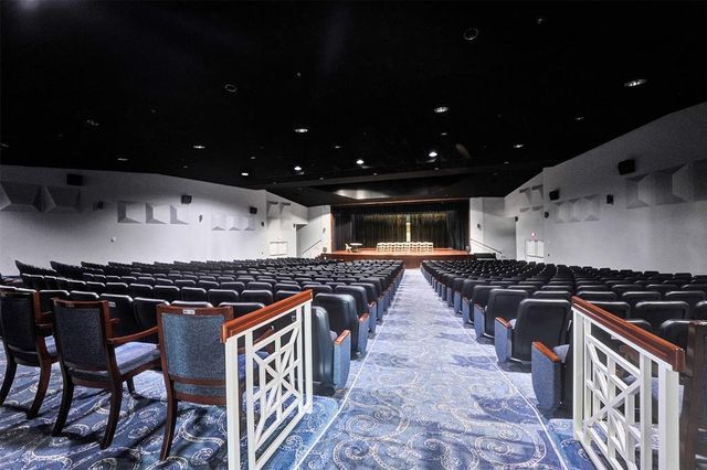 5746 Crystal Shores Drive 402, Boynton Beach, FL 33437