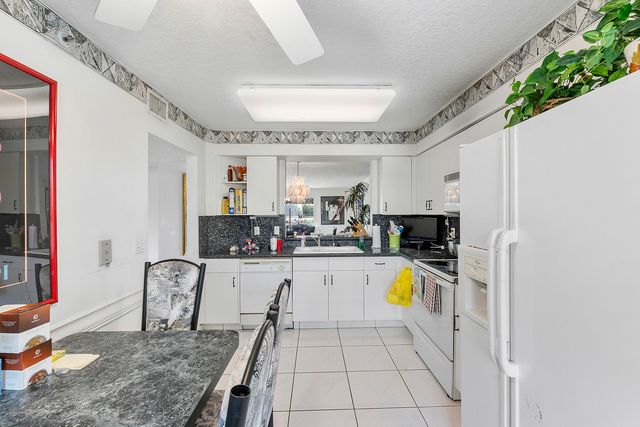 5746 Crystal Shores Drive 402, Boynton Beach, FL 33437