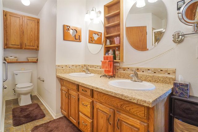 642 Half Moon Way, Runaway Bay, TX 76426