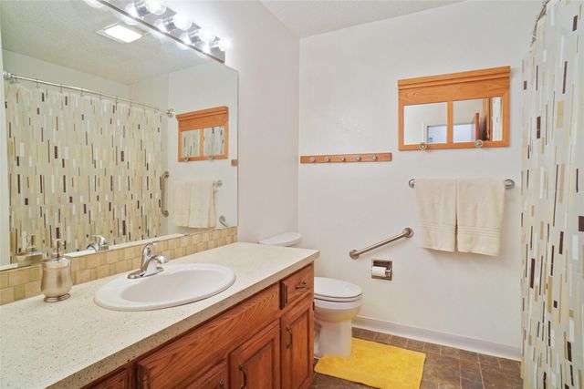 642 Half Moon Way, Runaway Bay, TX 76426