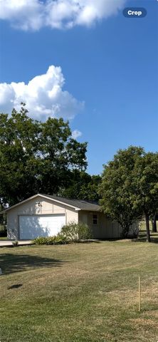 642 Half Moon Way, Runaway Bay, TX 76426