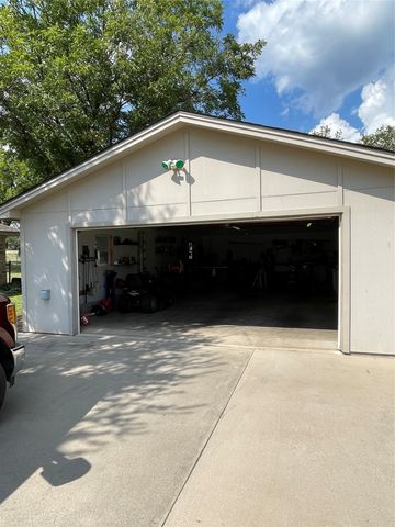 642 Half Moon Way, Runaway Bay, TX 76426