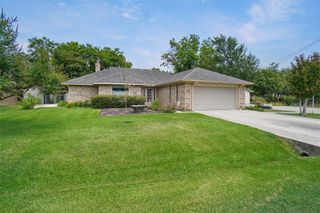 642 Half Moon Way, Runaway Bay, TX 76426