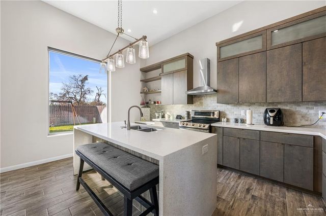 2610 E Bella Vista Avenue, Alton, TX 78573