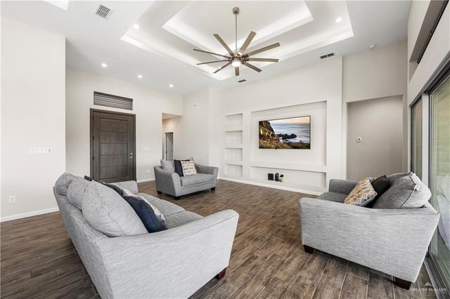 2610 E Bella Vista Avenue, Alton, TX 78573