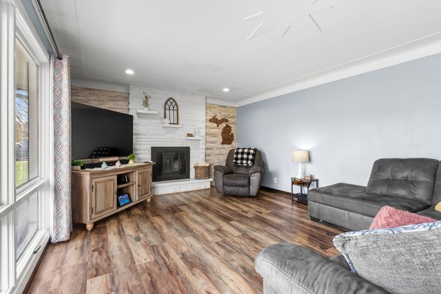 13016 9 Mile Road, Battle Creek, MI 49014