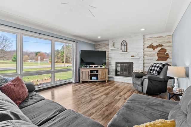 13016 9 Mile Road, Battle Creek, MI 49014