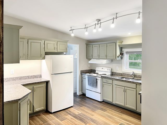 259 Gaines Circle, Cottageville, SC 29435