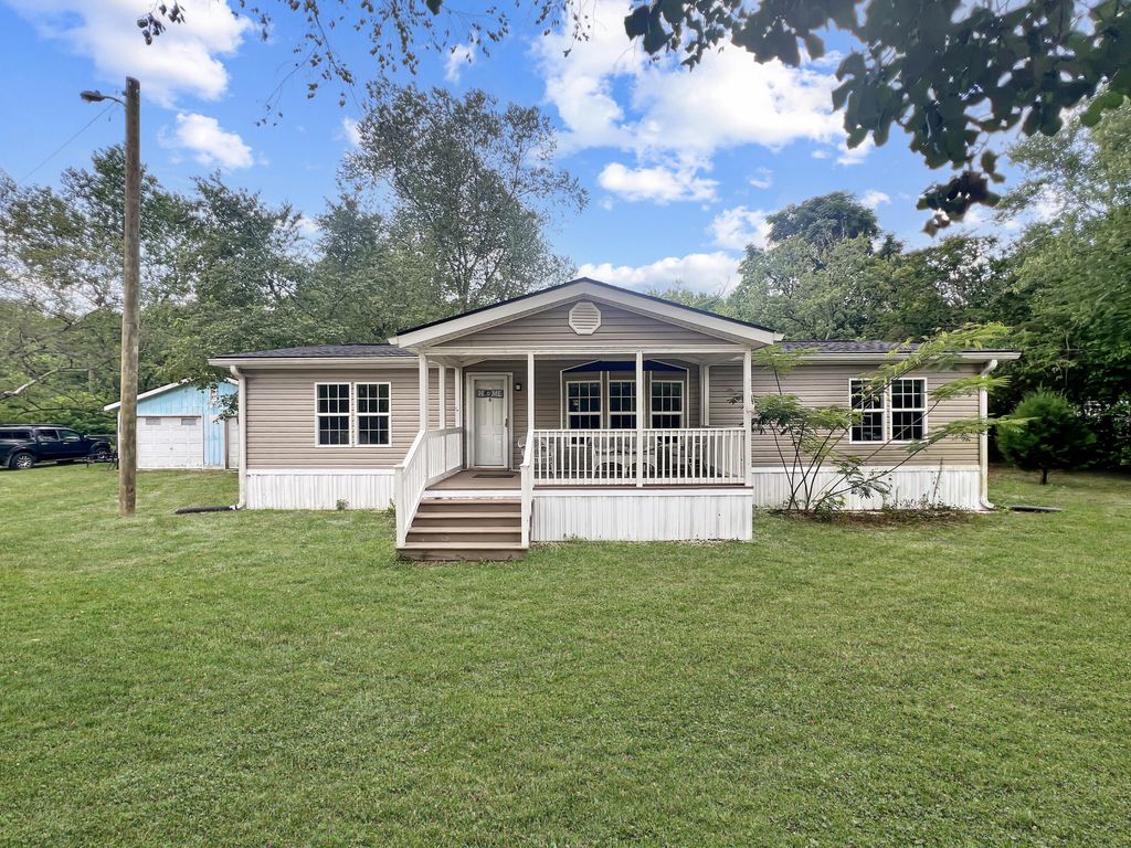 259 Gaines Circle, Cottageville, SC 29435