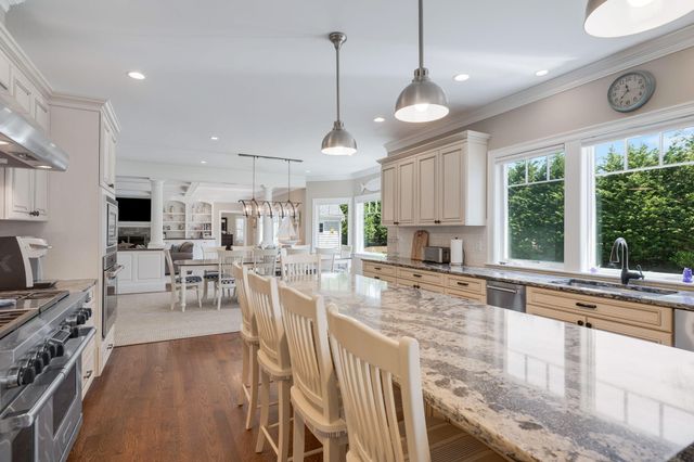 10 Shiverick Road, East Dennis, MA 02641