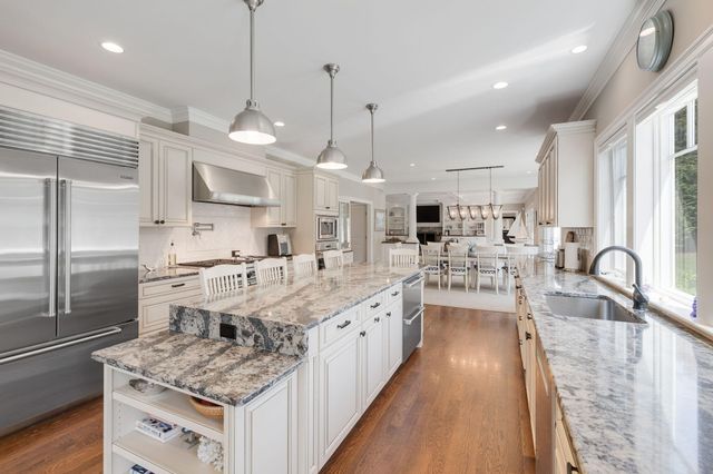 10 Shiverick Road, East Dennis, MA 02641