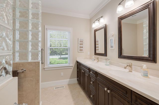 10 Shiverick Road, East Dennis, MA 02641