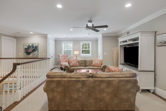 10 Shiverick Road, East Dennis, MA 02641