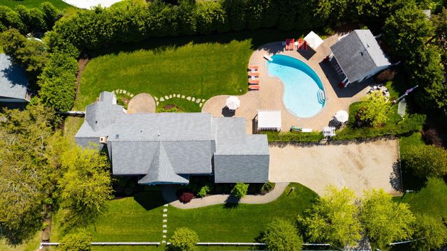 10 Shiverick Road, East Dennis, MA 02641