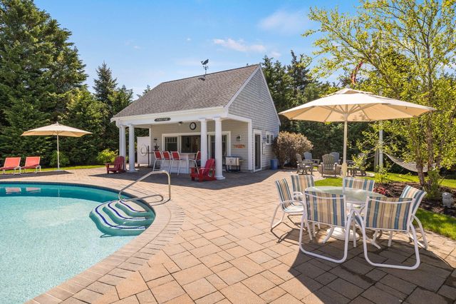 10 Shiverick Road, East Dennis, MA 02641