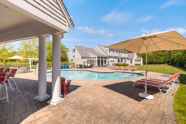 10 Shiverick Road, East Dennis, MA 02641