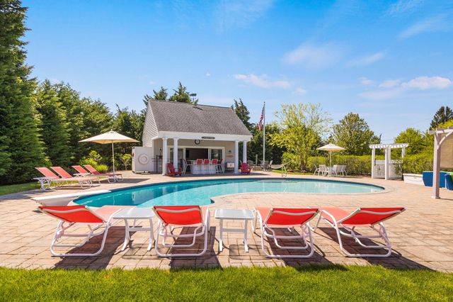 10 Shiverick Road, East Dennis, MA 02641