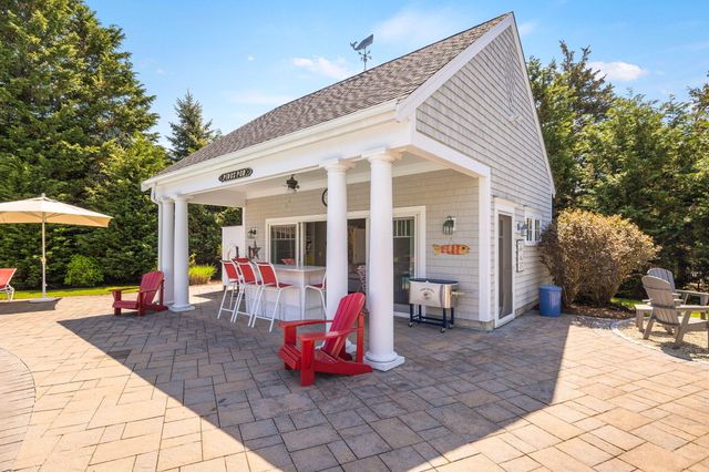 10 Shiverick Road, East Dennis, MA 02641