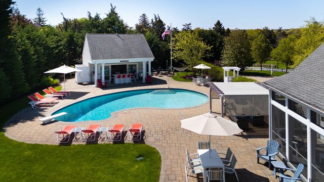 10 Shiverick Road, East Dennis, MA 02641