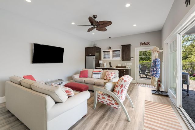 10 Shiverick Road, East Dennis, MA 02641