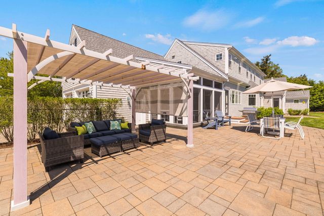 10 Shiverick Road, East Dennis, MA 02641