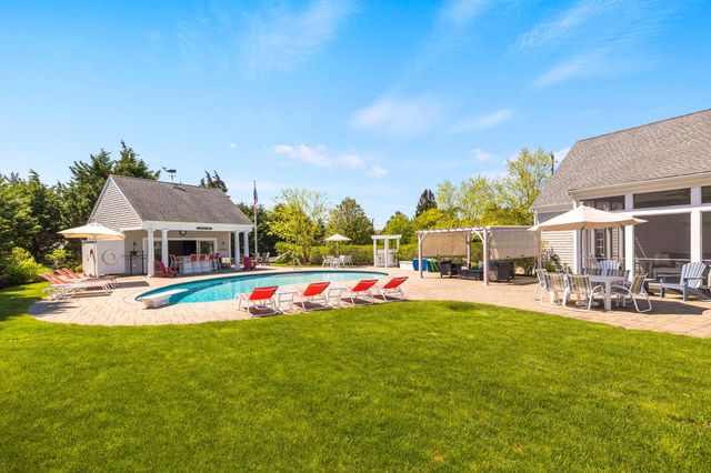 10 Shiverick Road, East Dennis, MA 02641