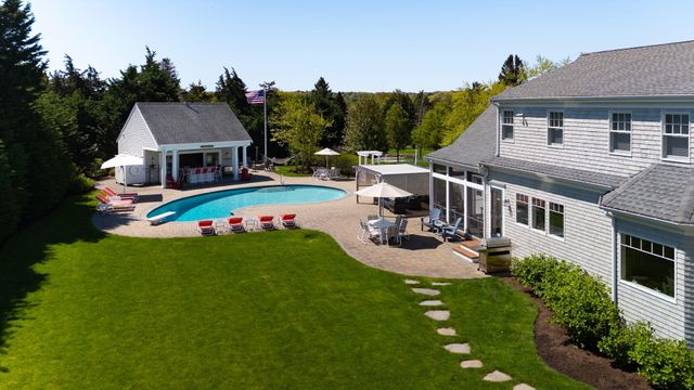10 Shiverick Road, East Dennis, MA 02641