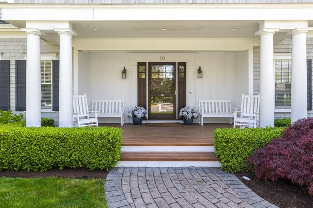 10 Shiverick Road, East Dennis, MA 02641