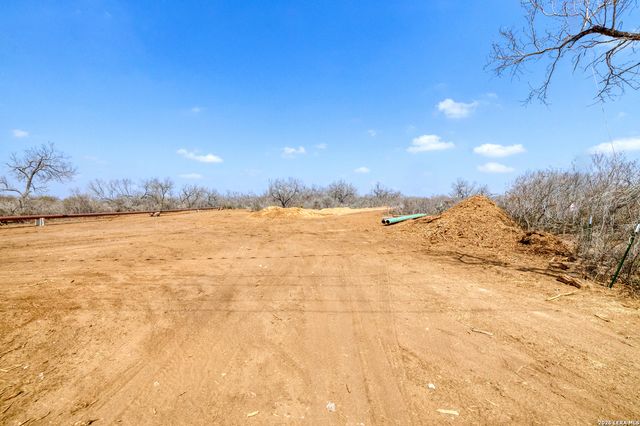 0 W FM 462, Moore, TX 78057