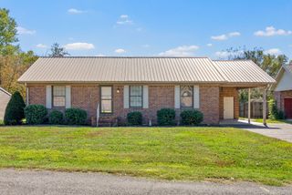 507 Woodvale Dr, Hopkinsville, KY 42240