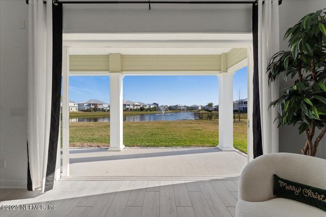 492 RUM RUNNER Way, St. Johns, FL 32259