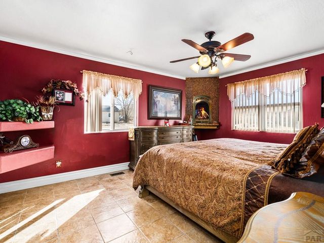 107 W Blakeland Dr, Pueblo West, CO 81007