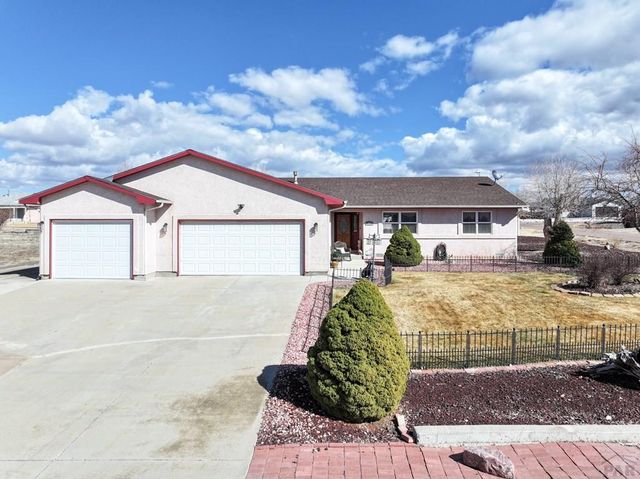 107 W Blakeland Dr, Pueblo West, CO 81007