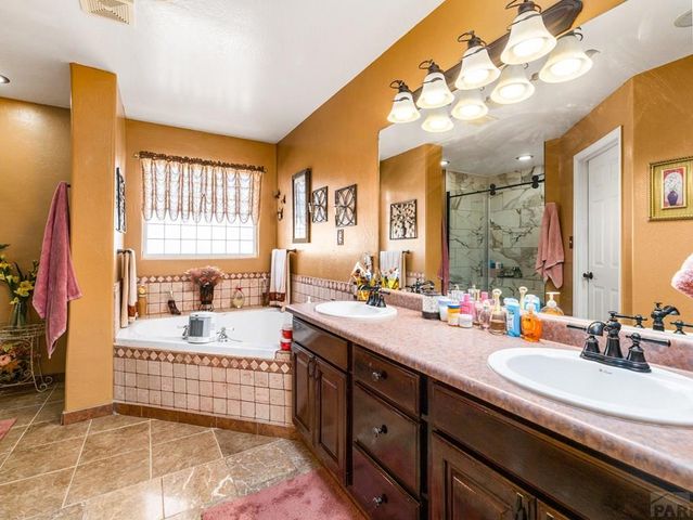 107 W Blakeland Dr, Pueblo West, CO 81007