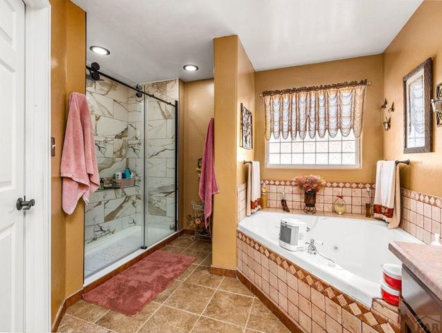 107 W Blakeland Dr, Pueblo West, CO 81007