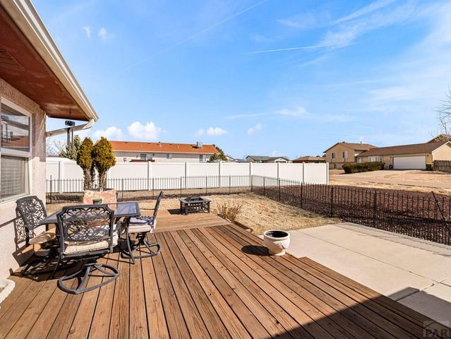 107 W Blakeland Dr, Pueblo West, CO 81007