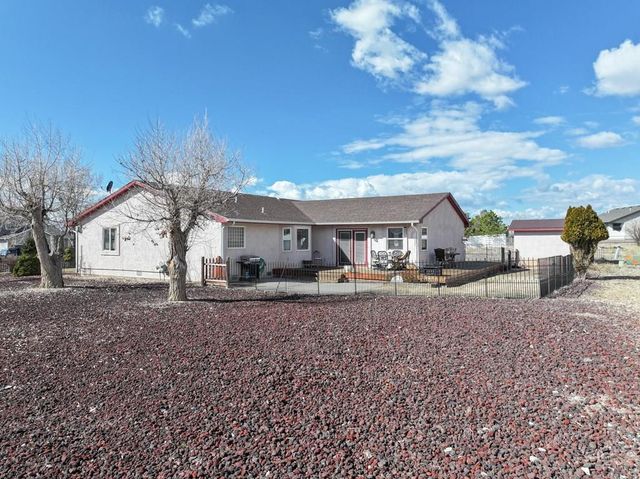 107 W Blakeland Dr, Pueblo West, CO 81007