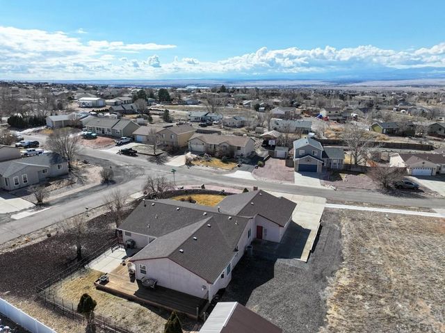107 W Blakeland Dr, Pueblo West, CO 81007