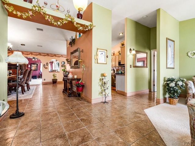 107 W Blakeland Dr, Pueblo West, CO 81007