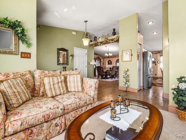 107 W Blakeland Dr, Pueblo West, CO 81007