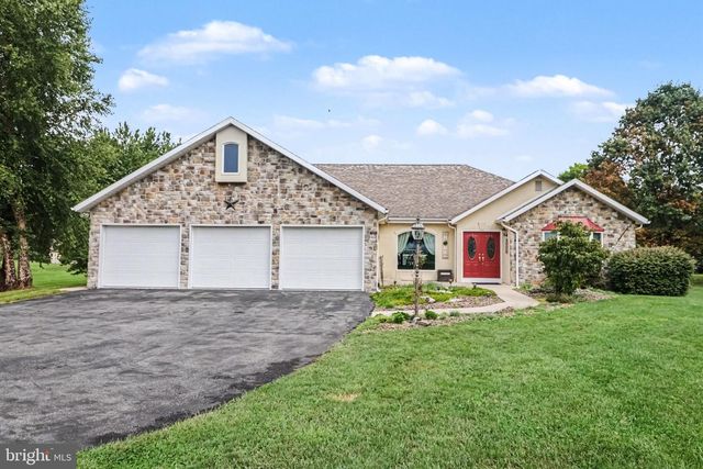 837 YORK RD, Carlisle, PA 17015