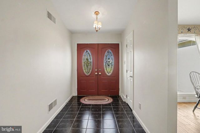 837 YORK RD, Carlisle, PA 17015