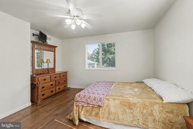 837 YORK RD, Carlisle, PA 17015